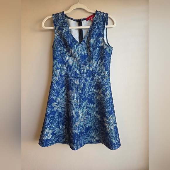 RED Saks Fifth Avenue Blue Tropical Botanical Fit & Flare Dress - V-Neck Mini - Picture 2 of 10